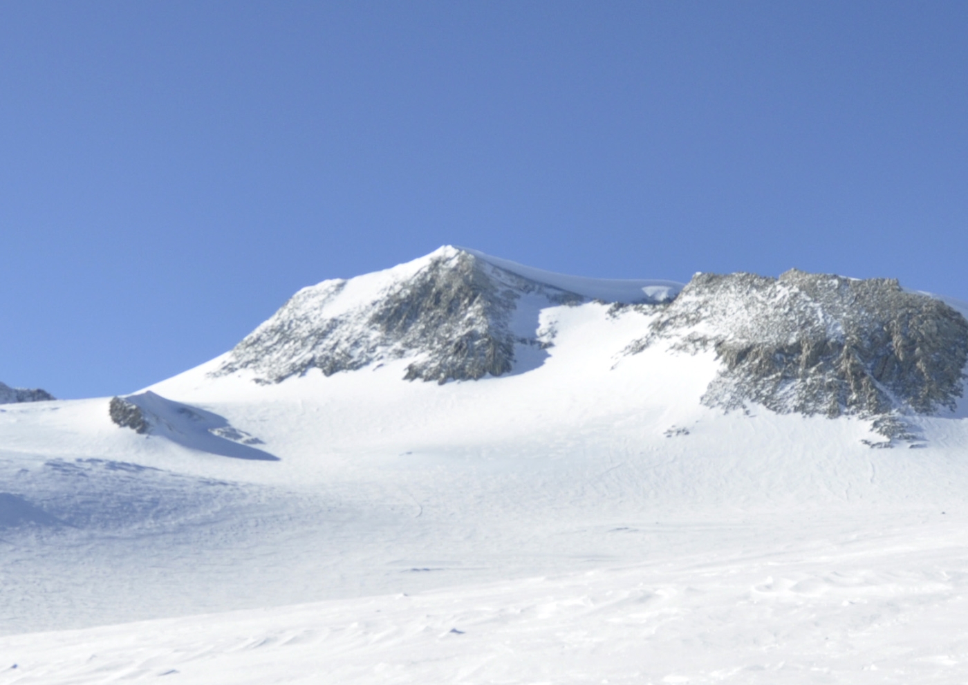 Mount Vinson from NW.jpg