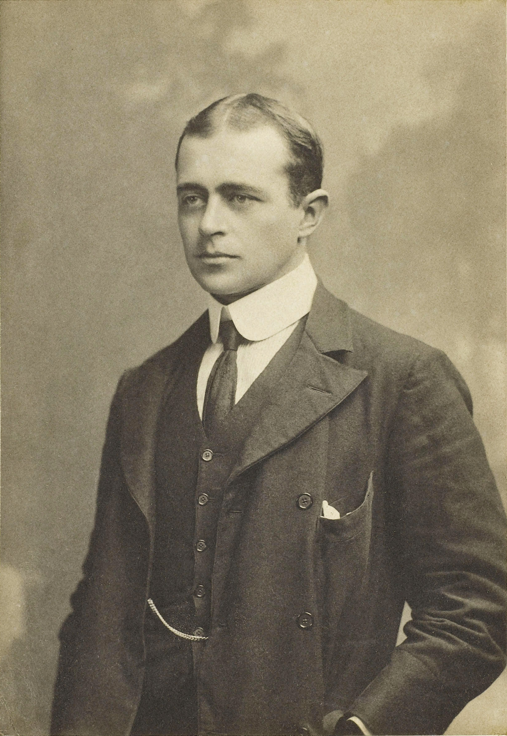 Robert Falcon Scott c1900.jpg