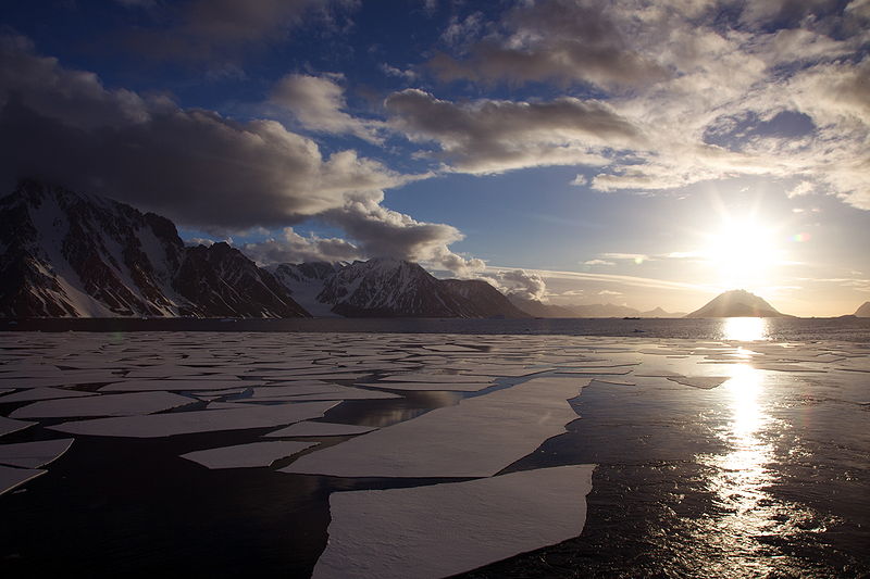 Midnight sun Antarctica.jpg