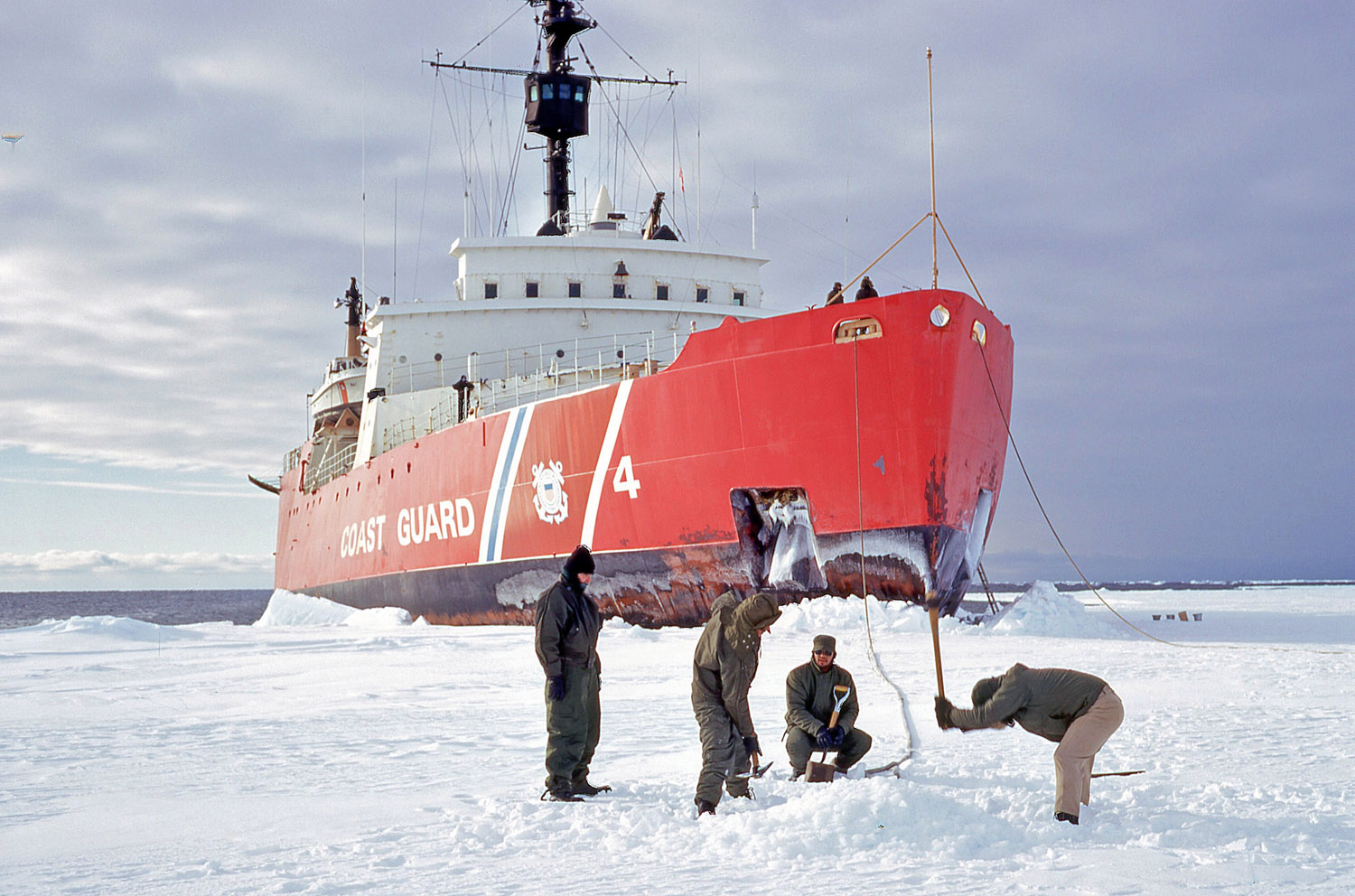 USS-Glacier-AGB-4.jpg